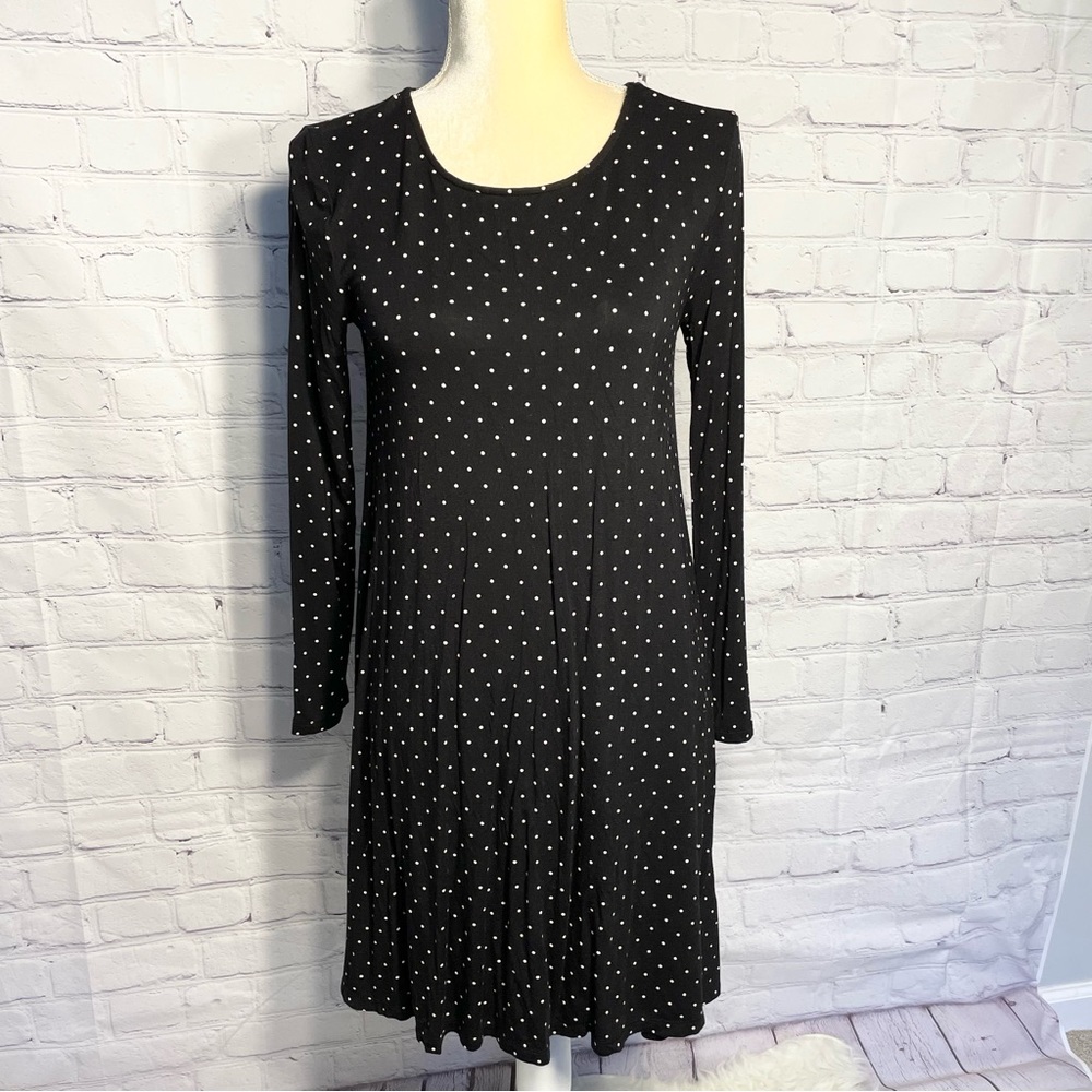 Old Navy black and white polka dot long sleeved dress